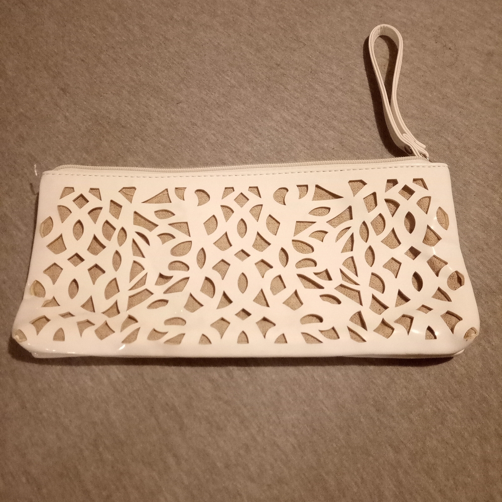 Chic White Cut-Out Wristlet Clutch